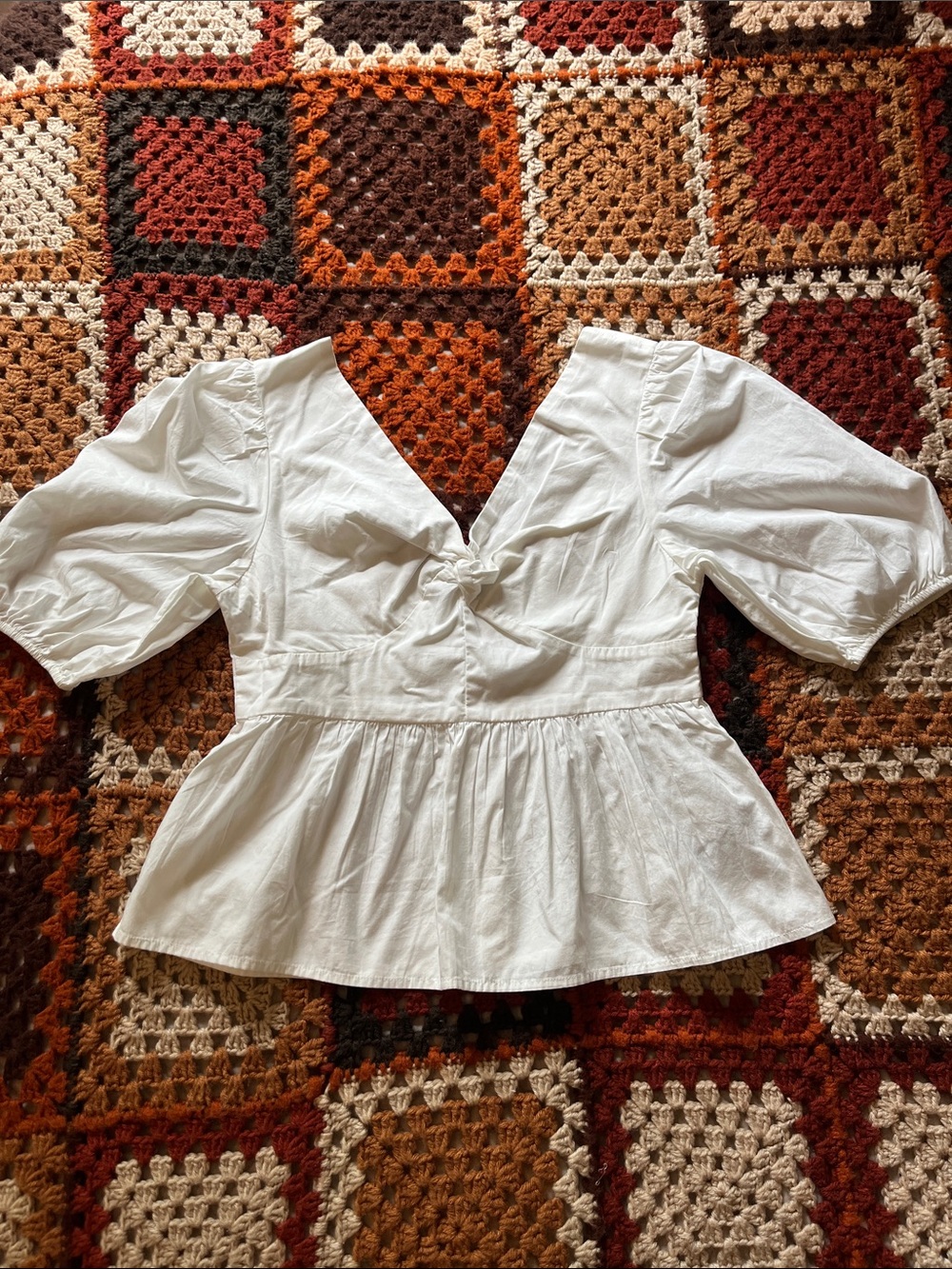 GAP White V-Neck Puff Sleeve Peplum Top